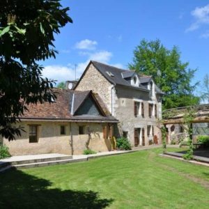 Cours de Yoga Sivananda au Mans. Yoga Sivananda en ligne. Yoga traditionnel authentique. Retraite et stage de Yoga. Méditation Vipassana. Méditation rythmo-phosphénique. Alimentation saine et vibratoire. Cours de cuisine yoguique. Yoga de la Forêt Le Mans.