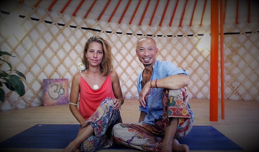 Yoga de la Forêt Le Mans. Cours de Yoga Sivananda au Mans. Yoga Sivananda en ligne. Yoga traditionnel authentique. Retraite et stage de Yoga. Méditation Vipassana. Méditation rythmo-phosphénique. Alimentation saine et vibratoire. Cours de cuisine yoguique.